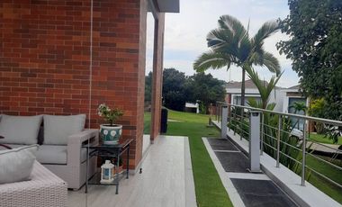 VENDO CASA EN CONJUNTO RESIDENCIA LA CIMA EN RUITOQUE CONDOMINIO CLUB