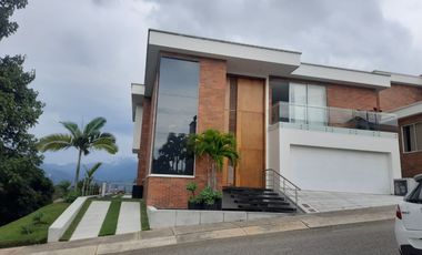 VENDO CASA EN CONJUNTO RESIDENCIA LA CIMA EN RUITOQUE CONDOMINIO CLUB