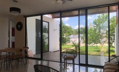 RENTA EN CONKAL, YUCATÁN., CASA EN PRIVADA CON VIGILANCIA.