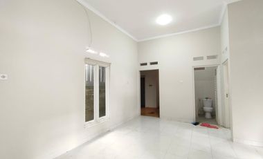 DIJUAL RUMAH MURAH SIAP HUNI DI UTARA PASAR CONDONGCATUR