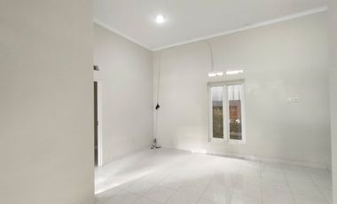 DIJUAL RUMAH MURAH SIAP HUNI DI UTARA PASAR CONDONGCATUR