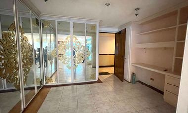 Spacious 2bedroom Condoin Makati wparking forRent Le Domaine Salcedo Village