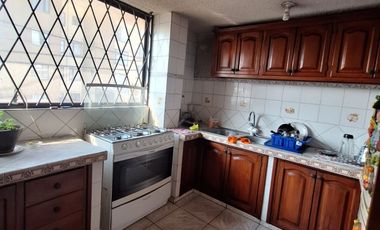 VENTA EDIFICIO RENTERO CON GALPÓN SECTOR KENNEDY