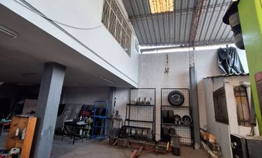 VENTA EDIFICIO RENTERO CON GALPÓN SECTOR KENNEDY