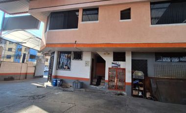 VENTA EDIFICIO RENTERO CON GALPÓN SECTOR KENNEDY