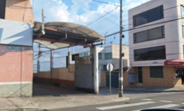 VENTA EDIFICIO RENTERO CON GALPÓN SECTOR KENNEDY