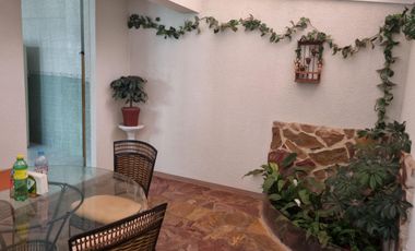 EXCELENTE RESIDENCIA EN VENTA  CONDADO DE SAYAVEEDRA