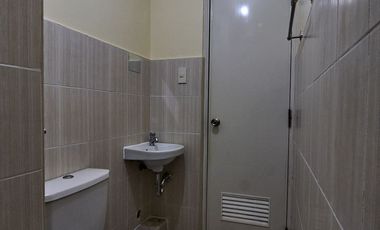 ONEMETROPOLITAN021XLR: For Sale Unfurnished Studio with Balcony in One Metropolitan Place