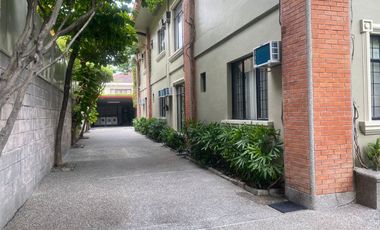 735 Sq.m House and Lot in San Lorenzo Village For Sale