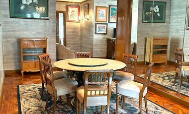 735 Sq.m House and Lot in San Lorenzo Village For Sale