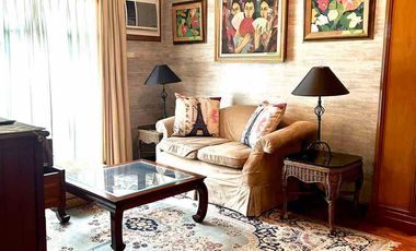 735 Sq.m House and Lot in San Lorenzo Village For Sale