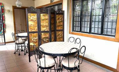 735 Sq.m House and Lot in San Lorenzo Village For Sale