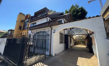 Gran casa 3 pisos en Barrio Universitario Concepción, Chorrillos