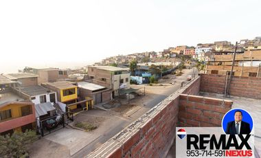 SE VENDE CASA DE TRES PISOS CON DOS LOCALES COMERCIALES EN AVENIDA EN SAN JUAN DE MIRAFLORES