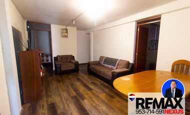 SE VENDE CASA DE TRES PISOS CON DOS LOCALES COMERCIALES EN AVENIDA EN SAN JUAN DE MIRAFLORES