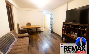 SE VENDE CASA DE TRES PISOS CON DOS LOCALES COMERCIALES EN AVENIDA EN SAN JUAN DE MIRAFLORES
