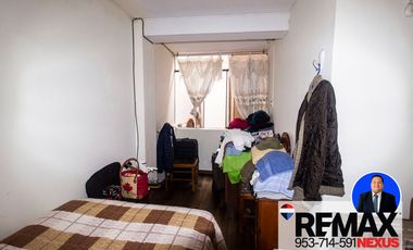SE VENDE CASA DE TRES PISOS CON DOS LOCALES COMERCIALES EN AVENIDA EN SAN JUAN DE MIRAFLORES
