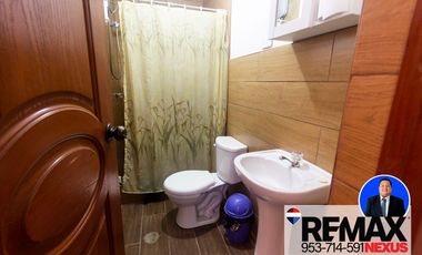 SE VENDE CASA DE TRES PISOS CON DOS LOCALES COMERCIALES EN AVENIDA EN SAN JUAN DE MIRAFLORES