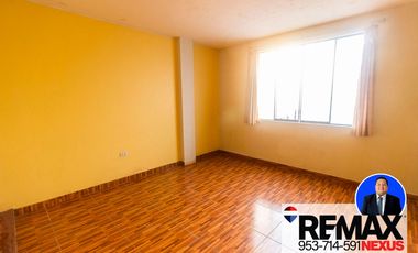 SE VENDE CASA DE TRES PISOS CON DOS LOCALES COMERCIALES EN AVENIDA EN SAN JUAN DE MIRAFLORES