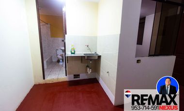 SE VENDE CASA DE TRES PISOS CON DOS LOCALES COMERCIALES EN AVENIDA EN SAN JUAN DE MIRAFLORES