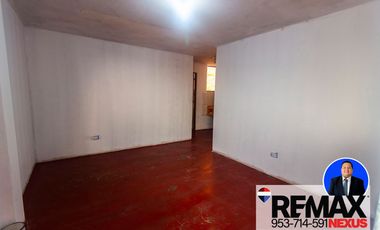 SE VENDE CASA DE TRES PISOS CON DOS LOCALES COMERCIALES EN AVENIDA EN SAN JUAN DE MIRAFLORES