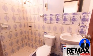 SE VENDE CASA DE TRES PISOS CON DOS LOCALES COMERCIALES EN AVENIDA EN SAN JUAN DE MIRAFLORES