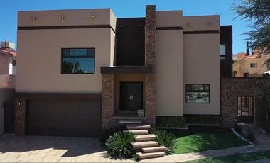 Hermosa residencia en Las Haciendas
