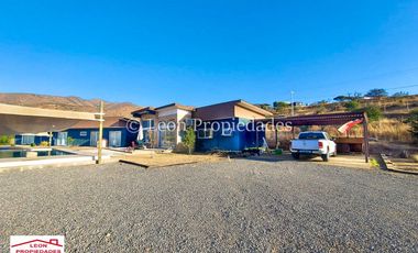 León Propiedades arrienda hermosa casa en sector Alhué