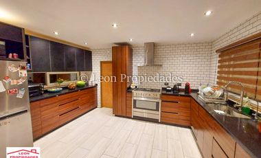 León Propiedades arrienda hermosa casa en sector Alhué