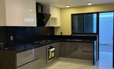 CASA EN VENTA RESIDENCIAL VICTORIA