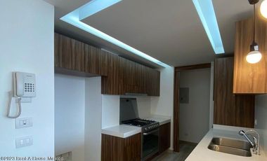 VENTA - Santa Fe Juriquilla. Departamento con estudio y 1 recamara