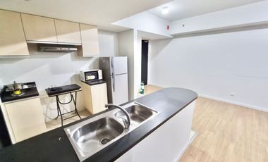 Good deal! Corner 3BR Unit for Sale in Solstice, Circuit Makati