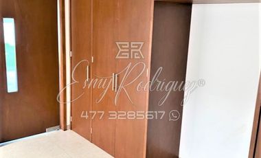 CASA EN RENTA, LA CAMPIÑA, DE LUJO, 3 REC. CON BAÑO Y VESTIDOR, 5 AUTOS, CASA CLUB / ALBERCA, EQUIPADA