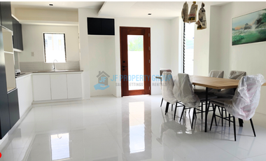 Stunning 5-Bedroom Elegant House with Panoramic Views in Ormoc City