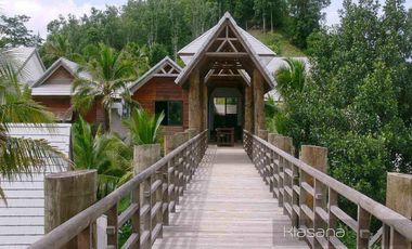 Luxury 5-Bedroom Villa on Impressive 25 Rai Oceanfront Plot