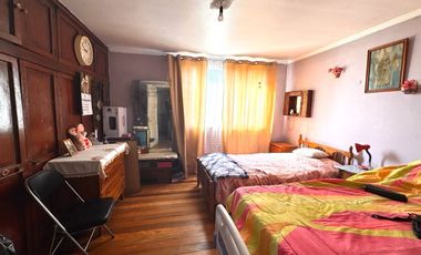 VENDE CASA San Ramon Stgo 5d/2b