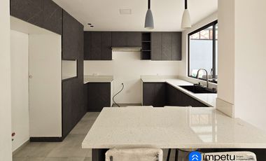 Pre-venta de casa VIP tres habitaciones cada una con baño privado con crédito VIP