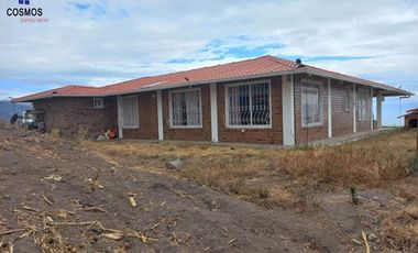 Propiedad de venta en Urcuqui sector Tumbabiro, 5,5 hectáreas