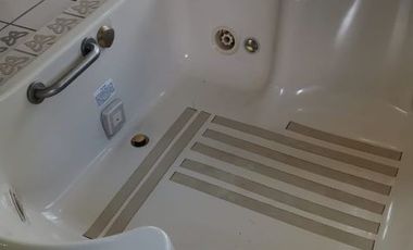 SE VENDE CASA COMO TERRENO EN FRACCIONAMIENTO JARDINES DE AHUATEPEC