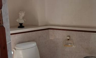 SE VENDE CASA COMO TERRENO EN FRACCIONAMIENTO JARDINES DE AHUATEPEC