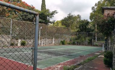 SE VENDE CASA COMO TERRENO EN FRACCIONAMIENTO JARDINES DE AHUATEPEC
