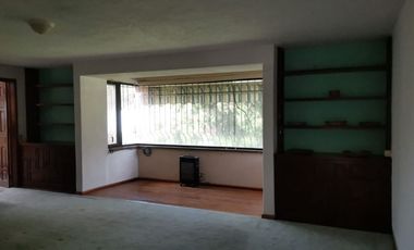 SE VENDE CASA COMO TERRENO EN FRACCIONAMIENTO JARDINES DE AHUATEPEC