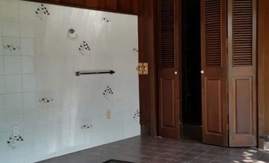 SE VENDE CASA COMO TERRENO EN FRACCIONAMIENTO JARDINES DE AHUATEPEC