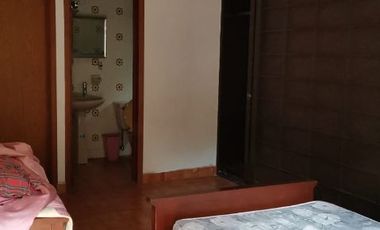 SE VENDE CASA COMO TERRENO EN FRACCIONAMIENTO JARDINES DE AHUATEPEC