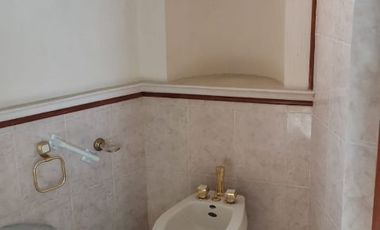 SE VENDE CASA COMO TERRENO EN FRACCIONAMIENTO JARDINES DE AHUATEPEC