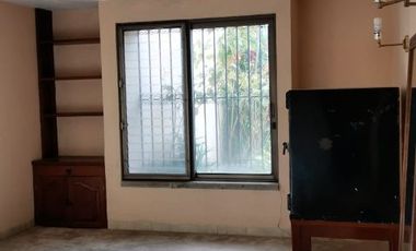 SE VENDE CASA COMO TERRENO EN FRACCIONAMIENTO JARDINES DE AHUATEPEC