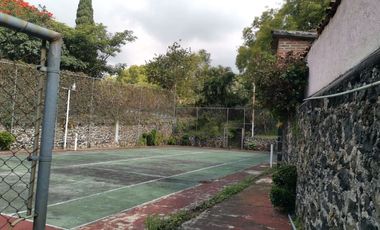 SE VENDE CASA COMO TERRENO EN FRACCIONAMIENTO JARDINES DE AHUATEPEC