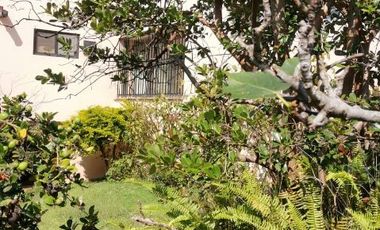 SE VENDE CASA COMO TERRENO EN FRACCIONAMIENTO JARDINES DE AHUATEPEC