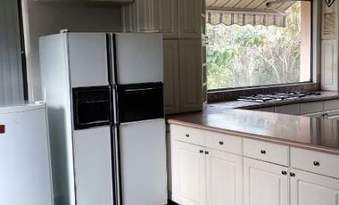 SE VENDE CASA COMO TERRENO EN FRACCIONAMIENTO JARDINES DE AHUATEPEC