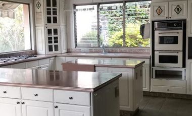 SE VENDE CASA COMO TERRENO EN FRACCIONAMIENTO JARDINES DE AHUATEPEC